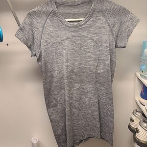Lululemon swiftly tech tee size 8